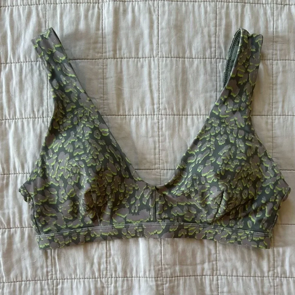 Lululemon Waterside V Swim Top in Wild Haven Multi Size XS NWOT